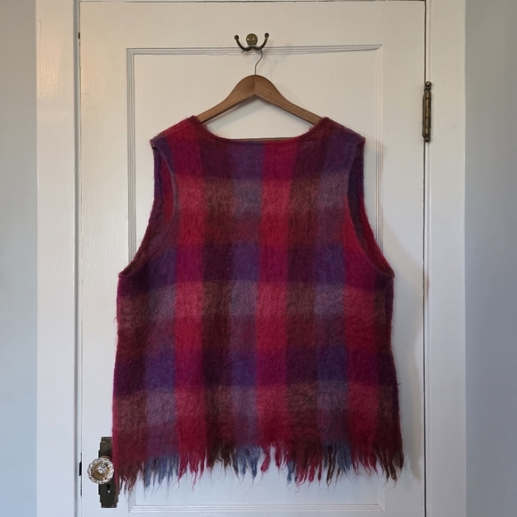 Hudson’s Bay Company Made in Scotland Mohair/Wool Blend Vest – Size L – Purple - Picture 5 of 6